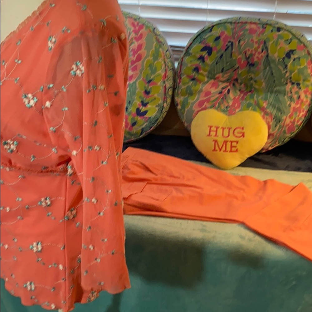 INC International Concepts peach top + free Capris - Picture 4 of 15